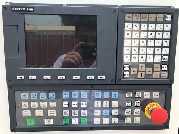 Фрезерный станок с ЧПУ F5-12D